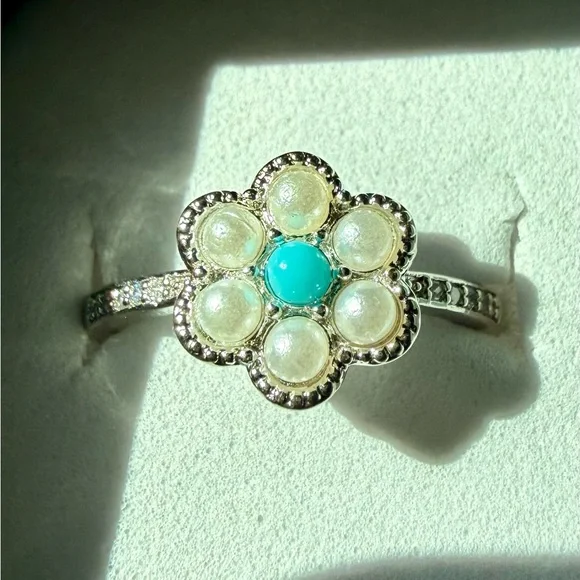 NEW! Pretty Bird Jewelry Flower Ring with Turquoise Center and Pearl Accents - Picture 2 of 13